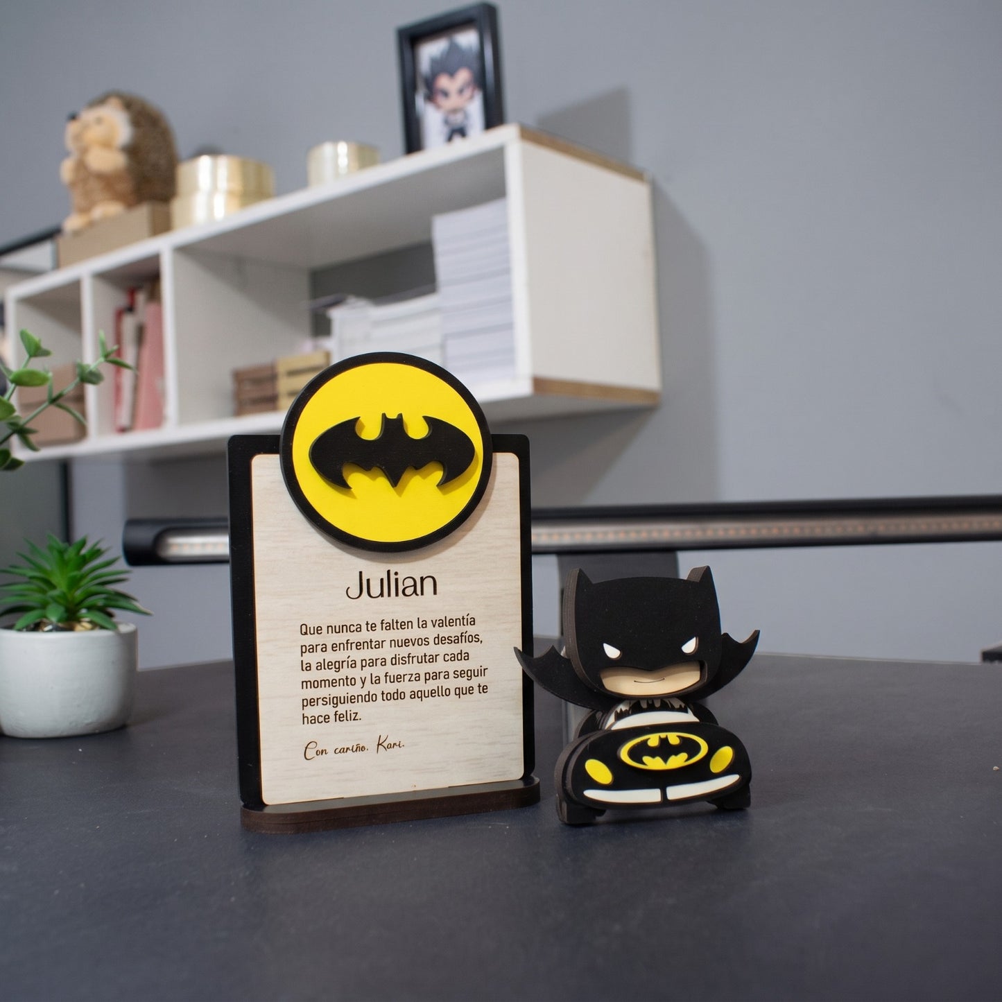 Mensaje grabado personalizado estilo caballero de la noche para fans