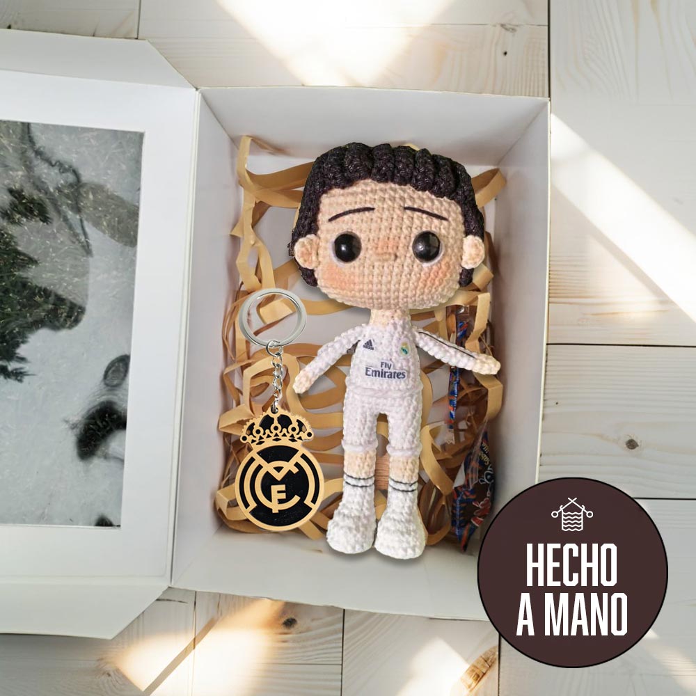 Amigurumi tejido a mano CR7 + llavero Real Madrid