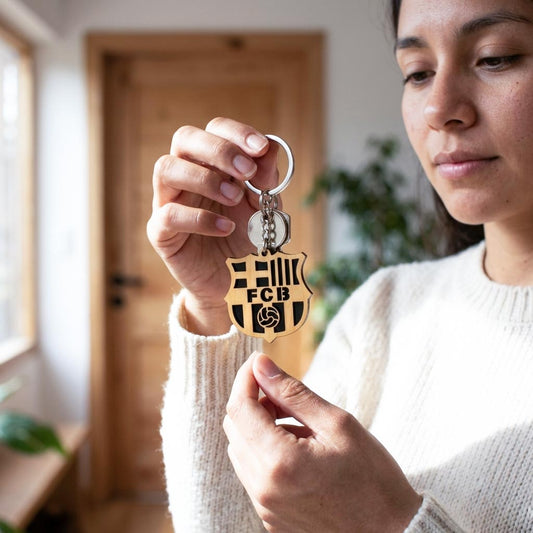 Llavero escudo FC Barcelona en madera