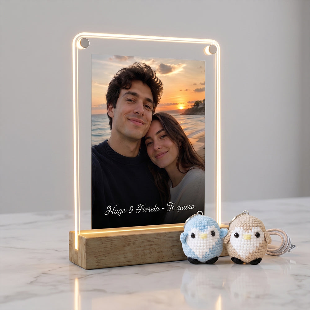 Especial parejas con iluminacion LED y base de madera