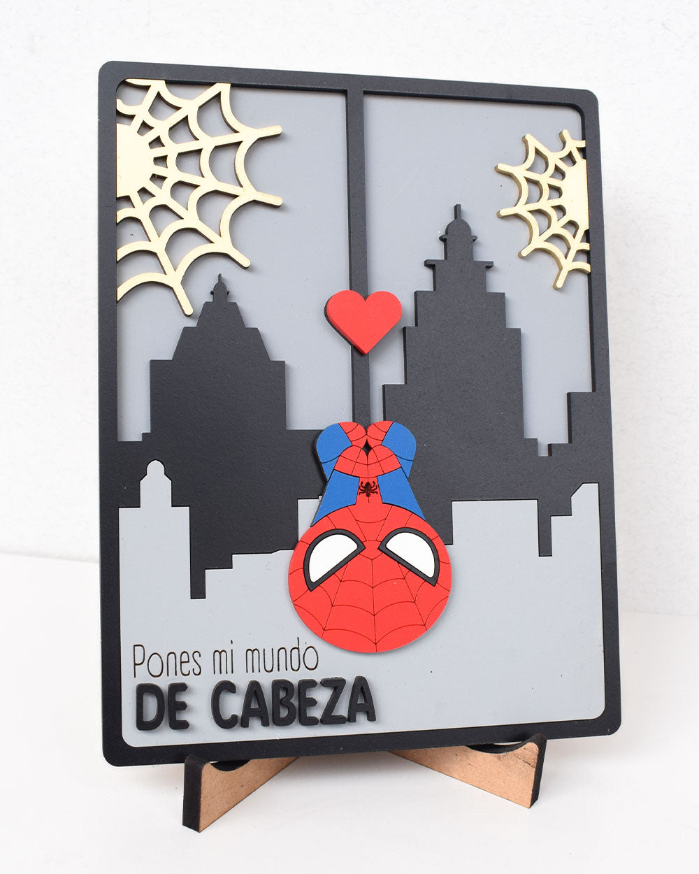 Cuadro personalizado Spider-Man colgando con frase romántica para regalo