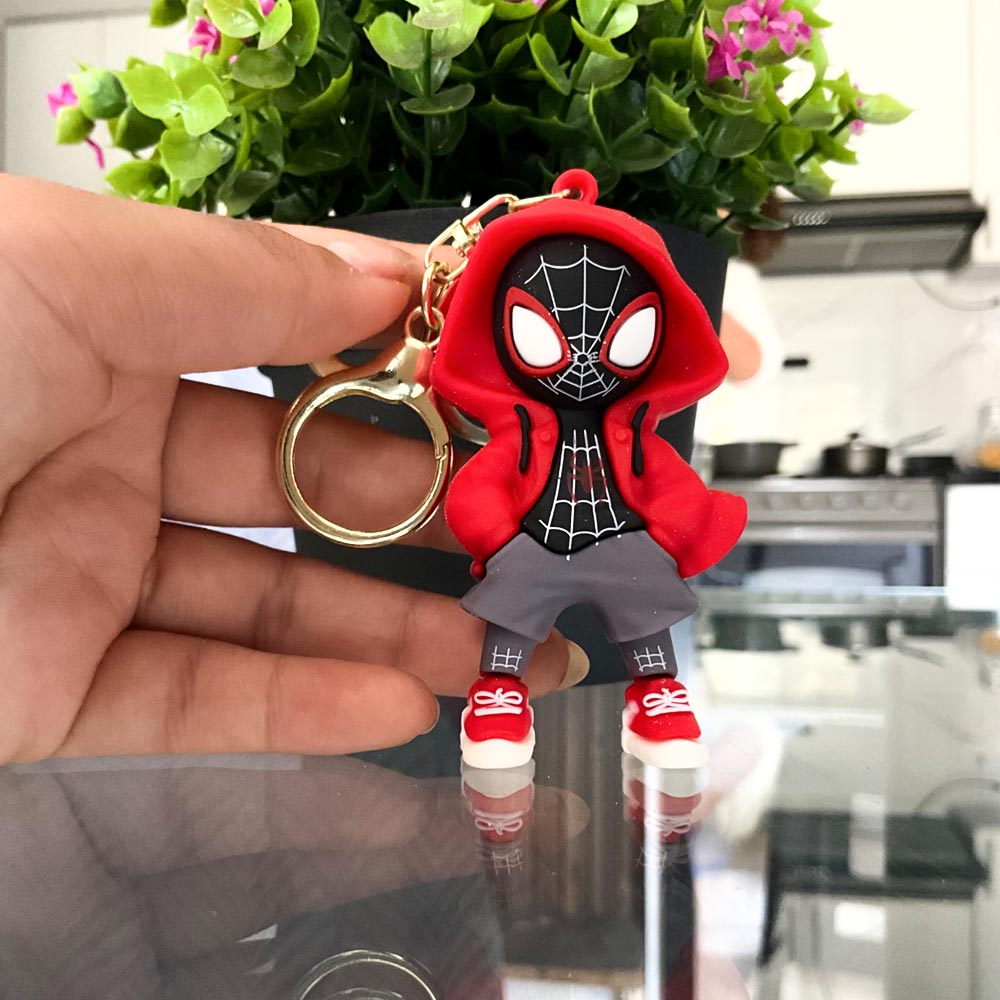 Llavero de Goma Héroe Arácnido Negro y Rojo
