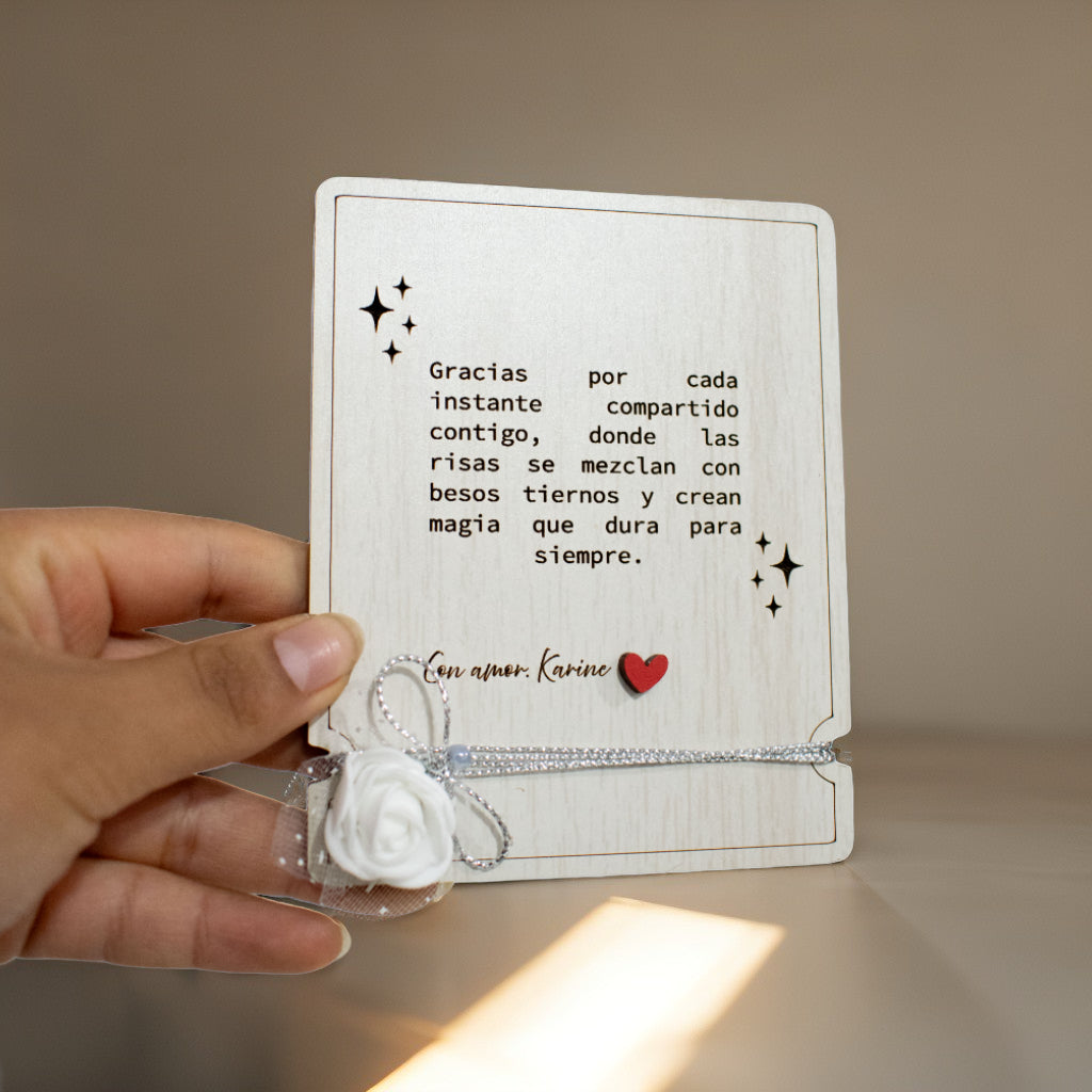 Tarjeta de madera MDF con mensaje grabado personalizado