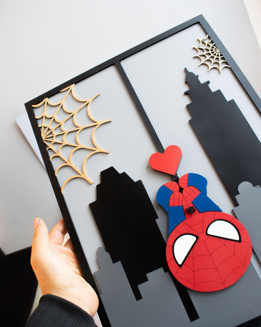 Decoración de Spiderman Bebé en MDF – Ideal para Escritorio o Estante