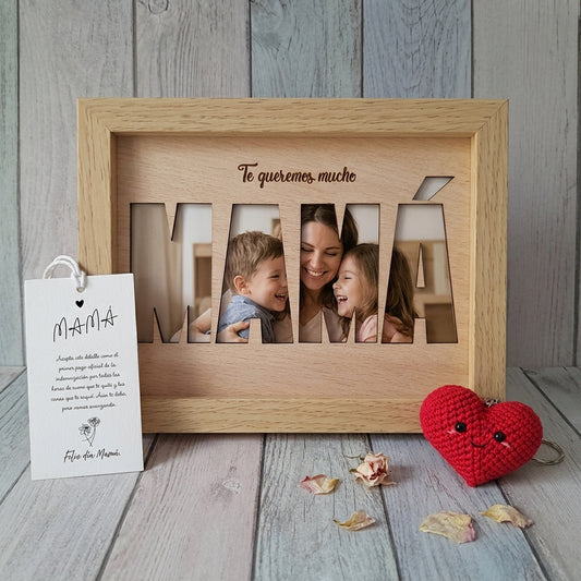 Pack Cuadro 20x25cm con Foto + Llavero Corazón Tejido