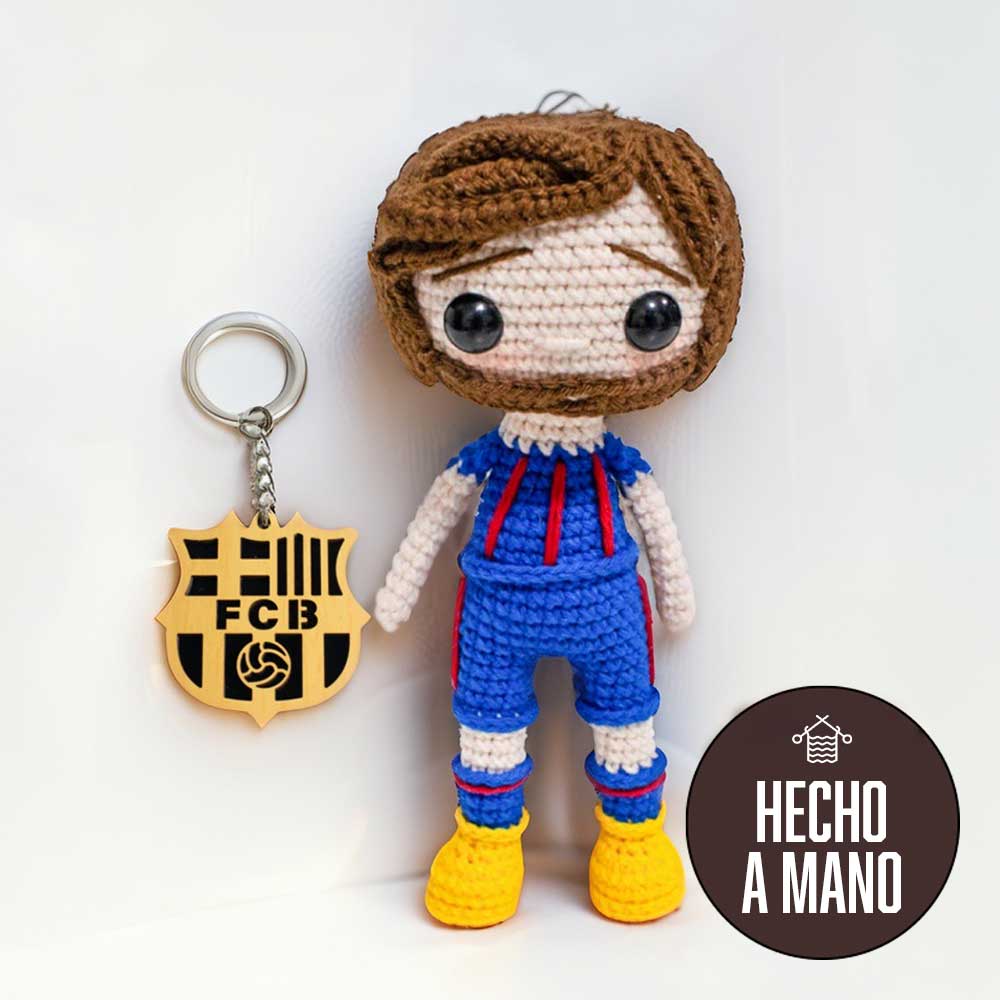 Amigurumi tejido a mano Messi + llavero