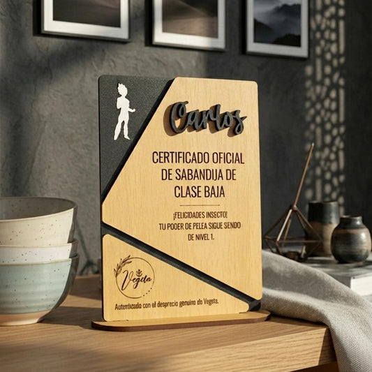 Certificado Oficial de Sabandija de Clase Baja en MDF