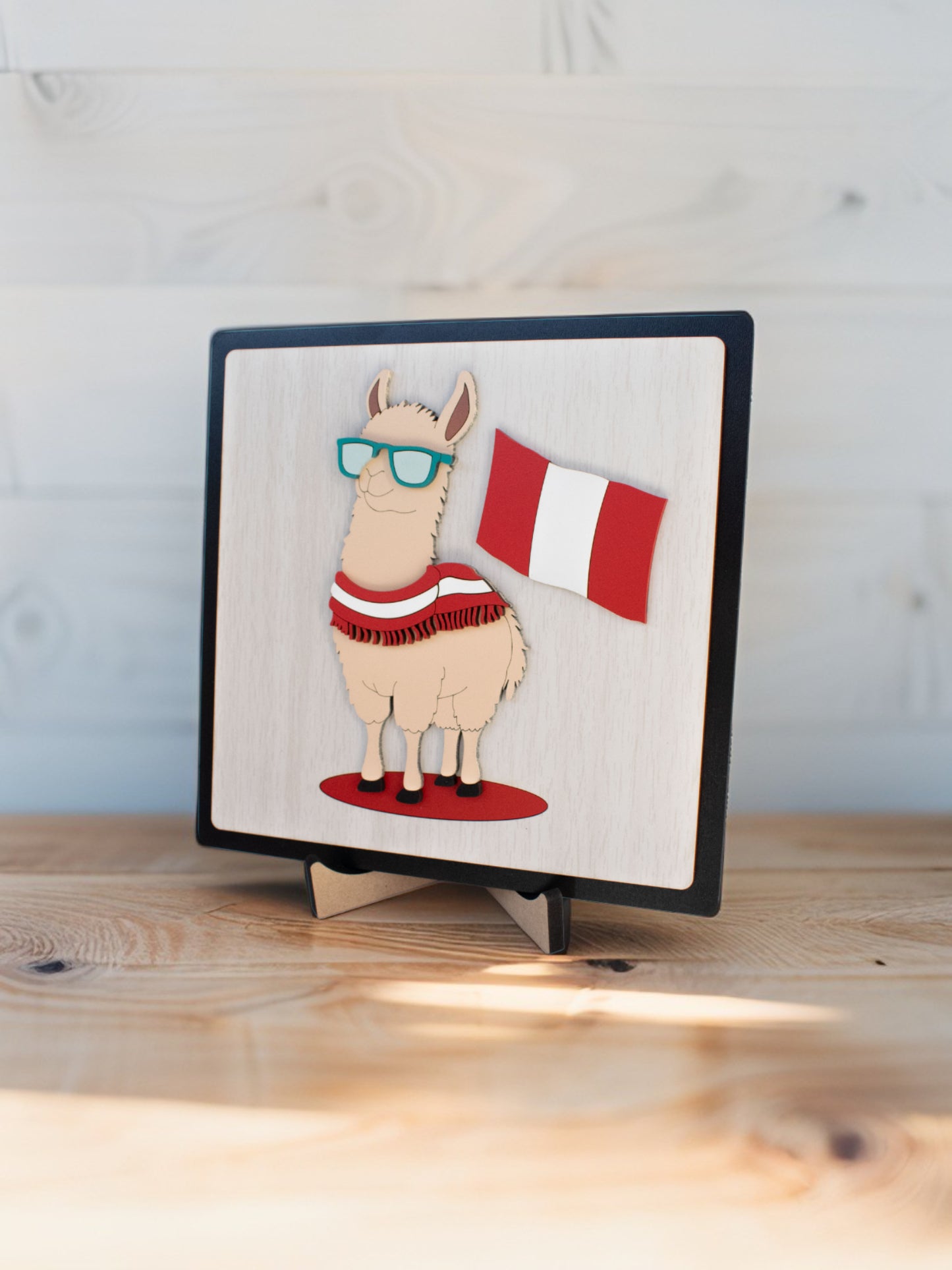 Cuadro Decorativo de Alpaca Peruana con Bandera