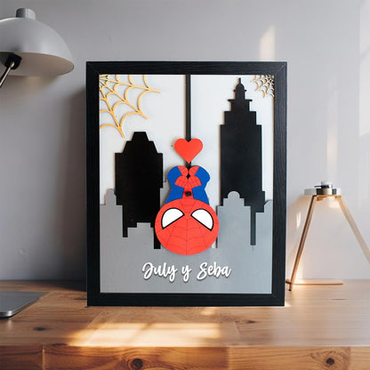 Cuadro Personalizado - Figura de Héroe Arácnido con Nombres 20x25cm