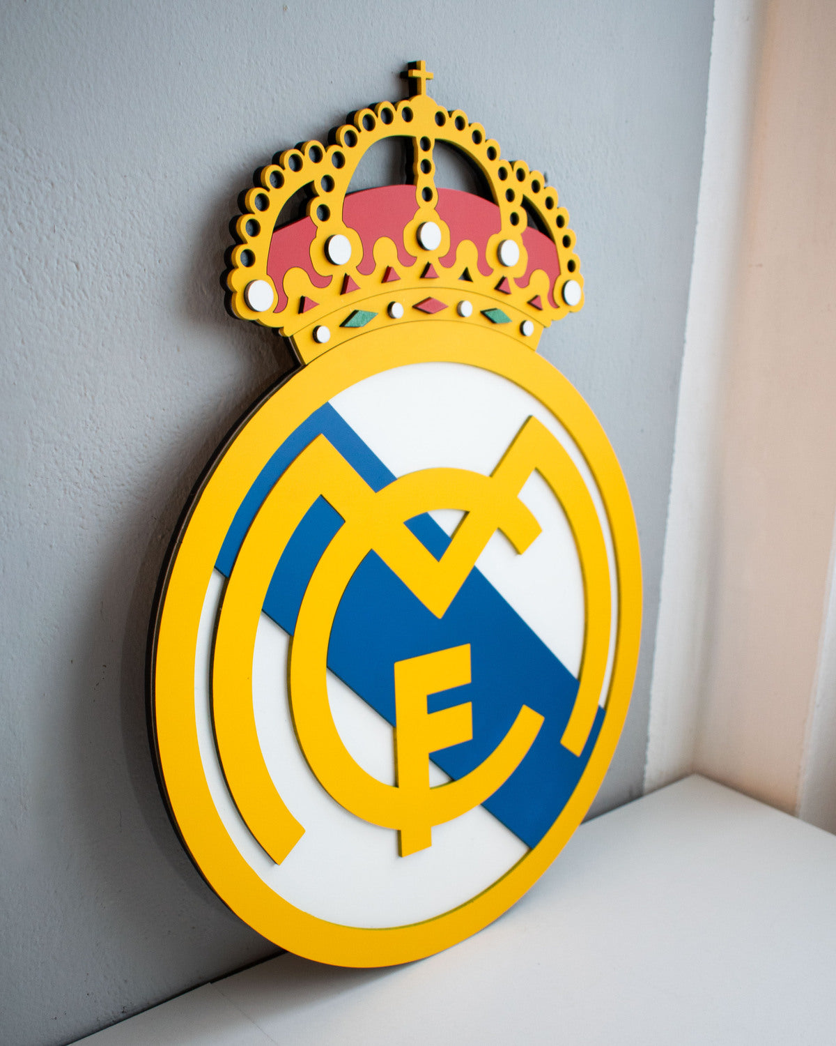 Cuadro Decorativo MDF Real Madrid – Diseño en Capas con Corte Láser ⚽👑