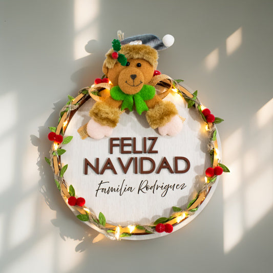 Corona Feliz Navidad con nombre de familia personalizado 30x30cm con luces led