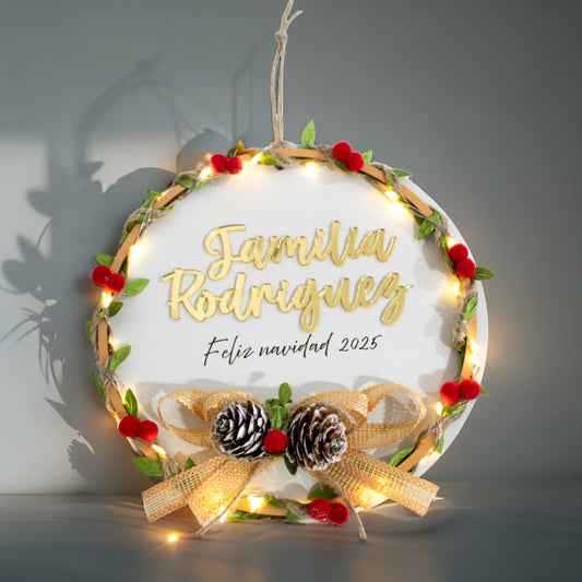 Corona de adviento navideño con nombre de familia en dorado 30x30cm con luces LED
