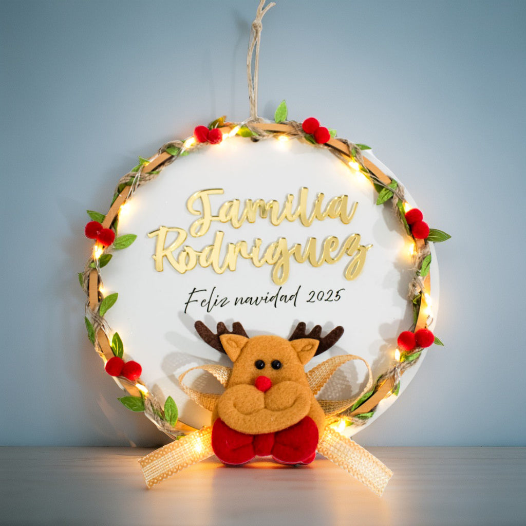Corona de adviento con nombre de familia en dorado 30x30cm con luces LED
