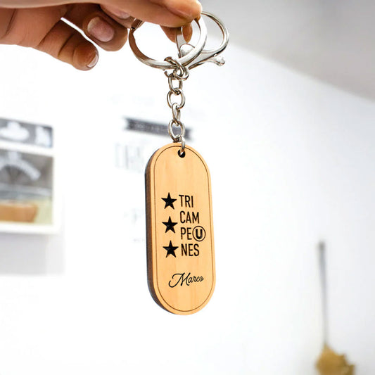 Llavero MDF personalizado tri campeón Universitario