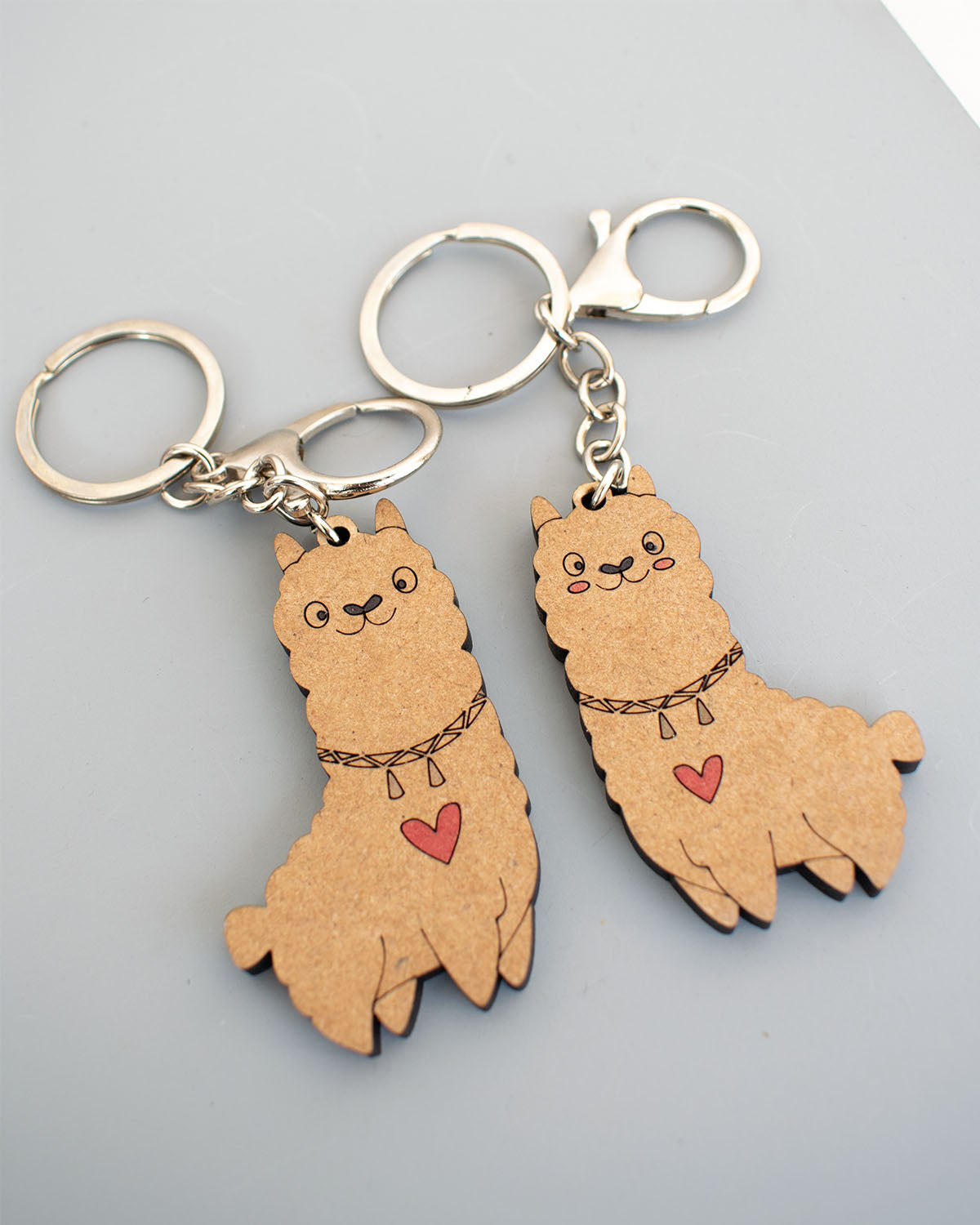 llaveros-de-madera-mdf-con-nombre-grabado-a-laser