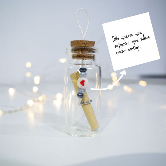 Mini botella con mensaje personalizado y corazón rojo