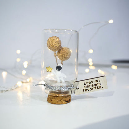 Mini botella con mini mensaje grabado estilo astronauta