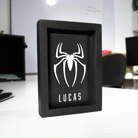 Tu Nombre en Mini Cuadro Estilo Héroe Vecino 12x17cm