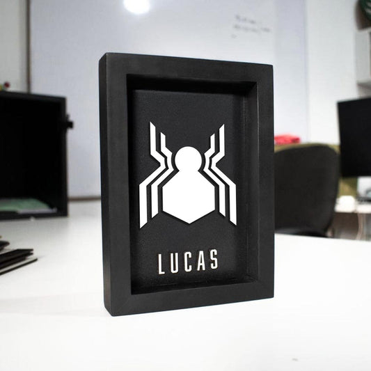 Mini Cuadro Coleccionable Héroe Urbano 12x17cm