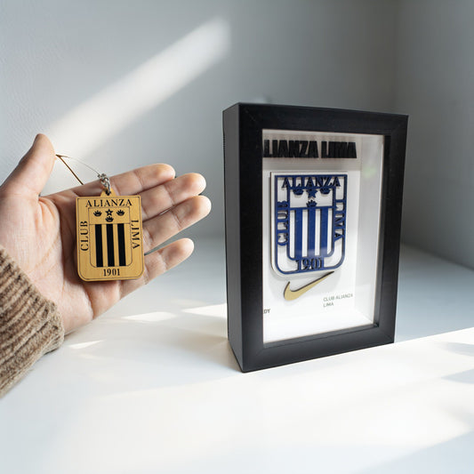 Shadowbox 3D con escudo de Alianza Lima hecho a mano 12x17cm