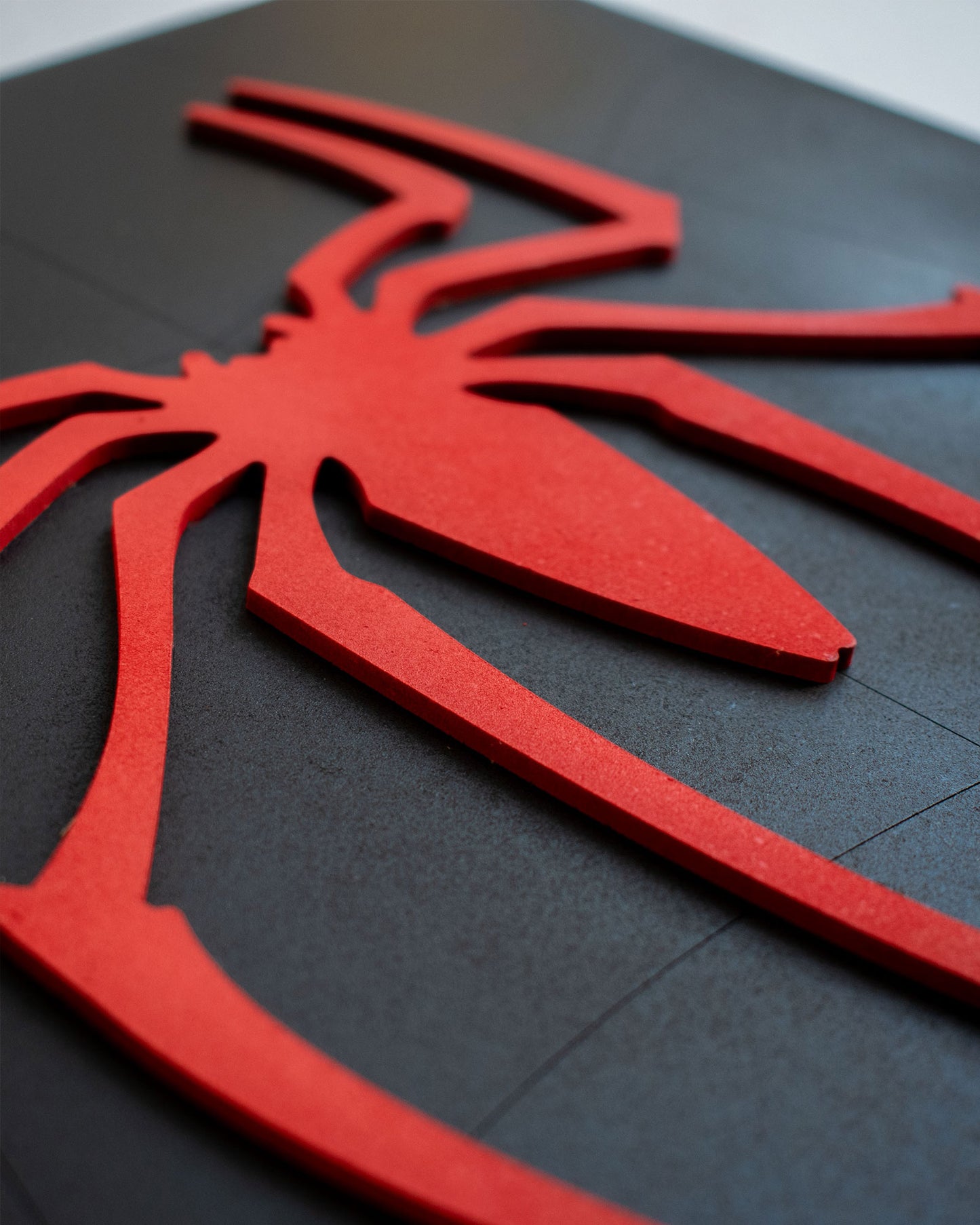 Logo araña de Spiderman Negro en MDF